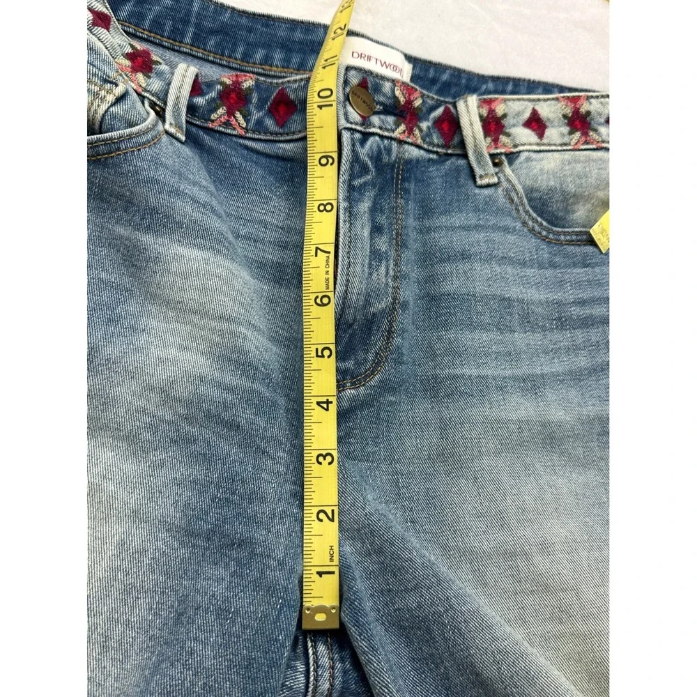 Driftwood Lulu Embroidered Bermuda Denim Shorts Medium Wash Raw Hem Size 29